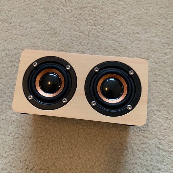 Aritzia Bamboo Speaker - Picture 2 of 3